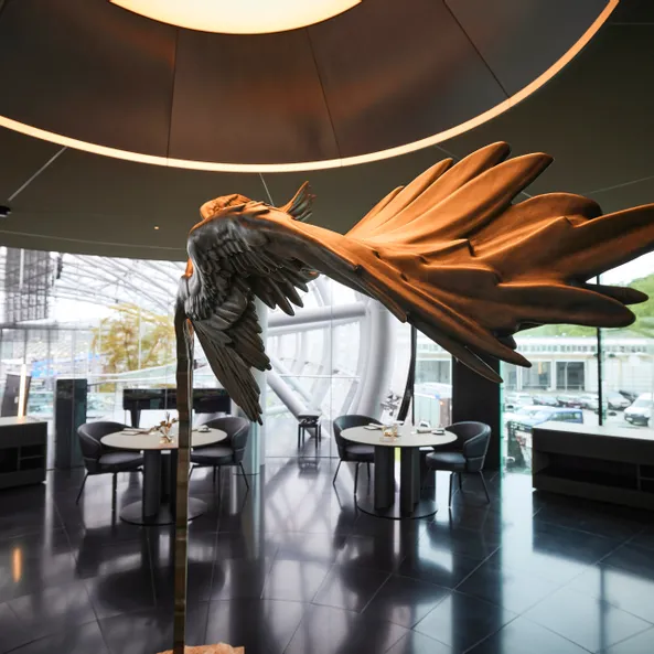 Restaurant Ikarus Sculpture